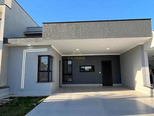 Casa à venda no Condomínio Villagio Wanel – Sorocaba/SP 140m² de área construída, 03 dormitórios, sendo 01 suíte e 04 vagas de garagem.