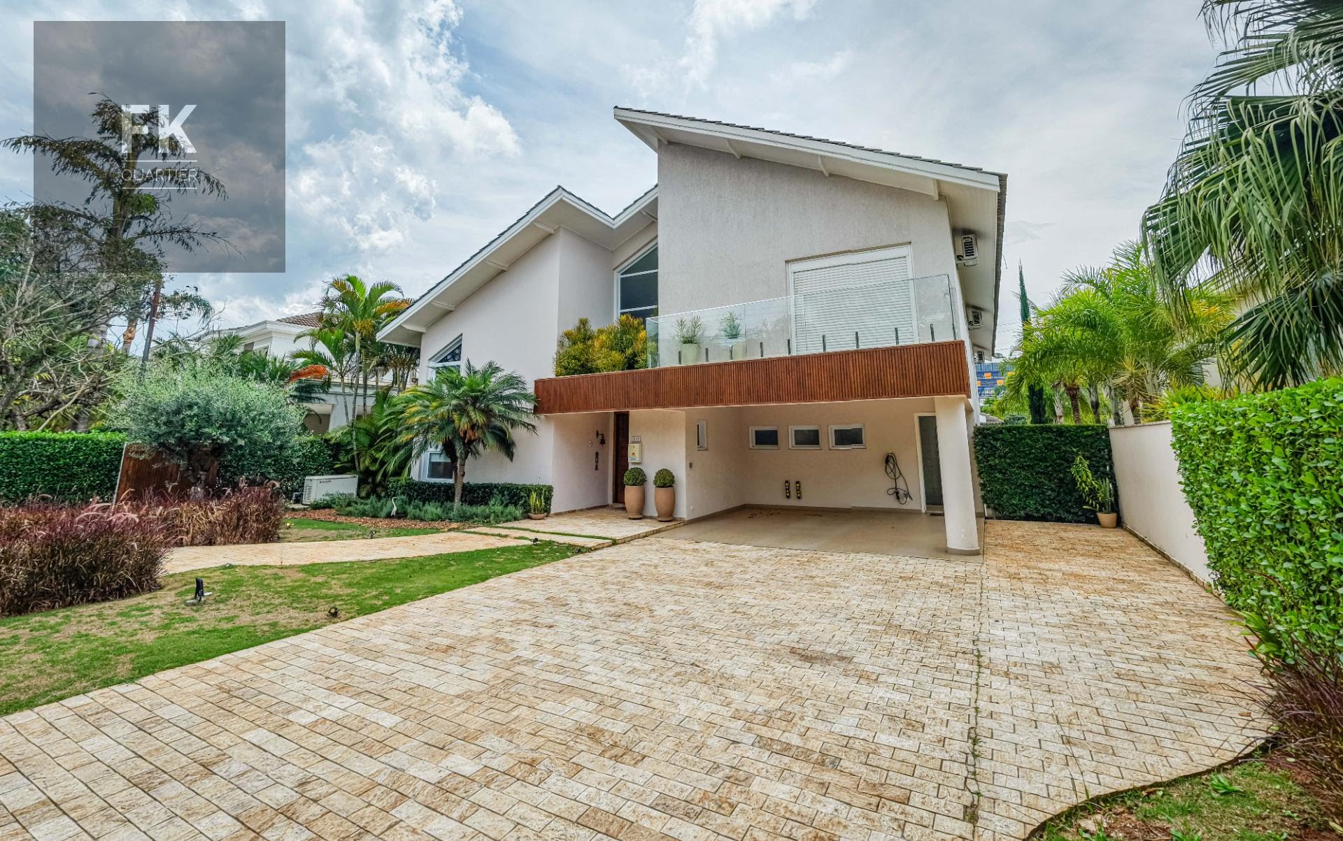 Casa para alugar com 4 quartos, 8 banheiros e 518m² no Residencial Tambore III, Santana de Parnaíba — foto principal