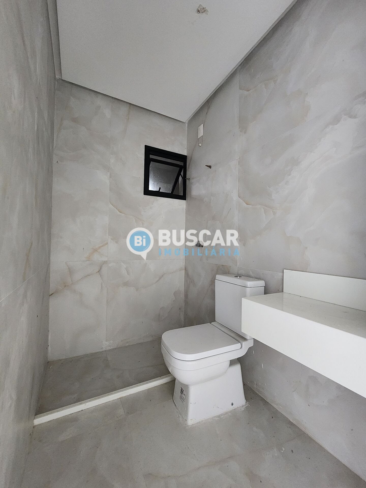 Casa à venda com 4 quartos, 4 suítes, 4 vagas e 400m² no Vale do Jacuípe, Feira de Santana (BA) — foto 9 de 21