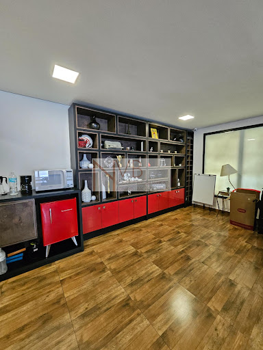 Sala para venda em Vianna Espaços Modulares - com mobília!