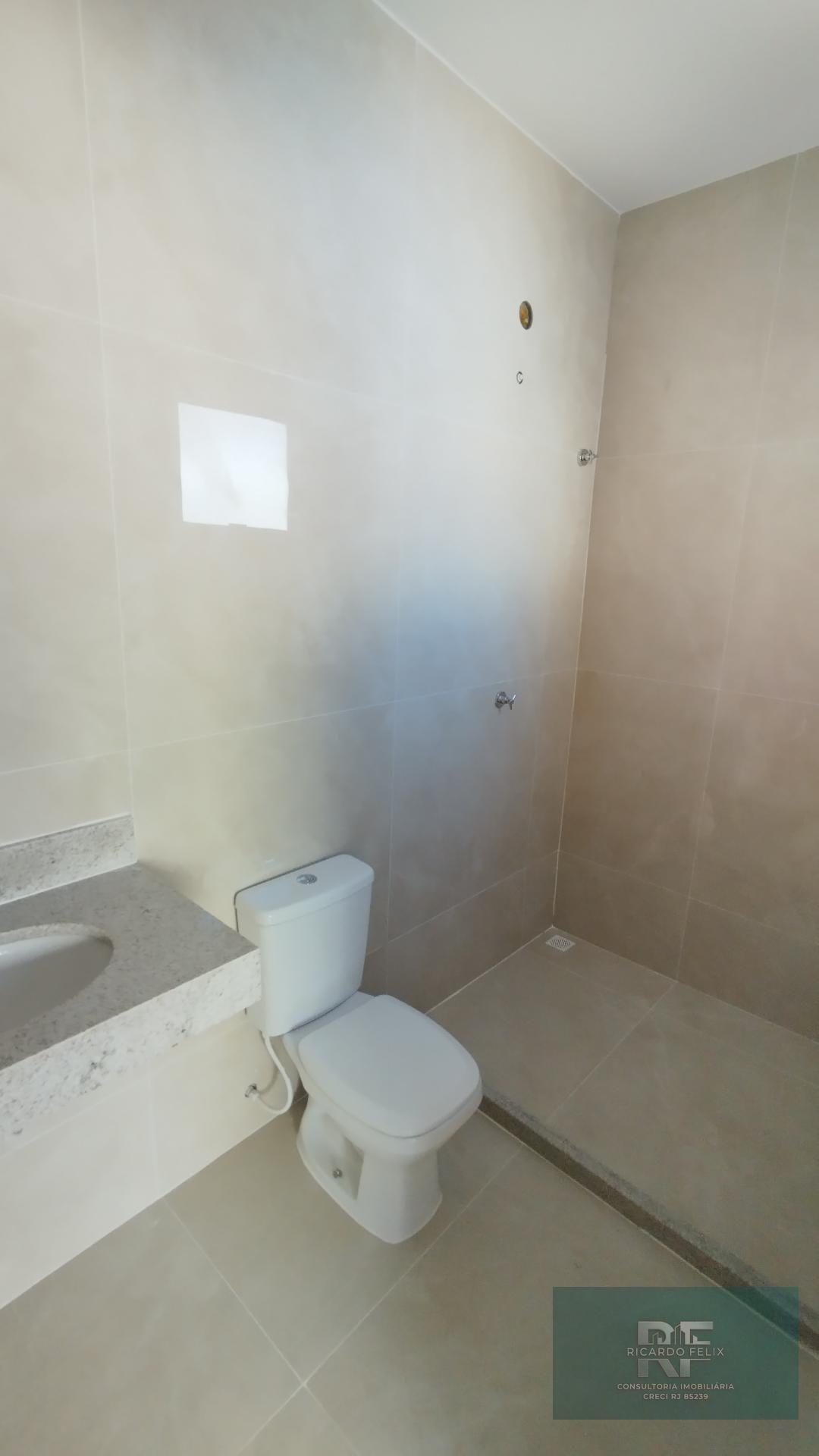 Casa à venda com 4 quartos, 4 suítes, 2 vagas e 180m² no Recreio, Rio das Ostras (RJ) — foto 18 de 27