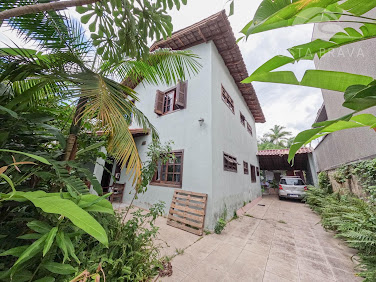 Caiobá: Sobrado 159m² de Conforto e Praticidade Ideal