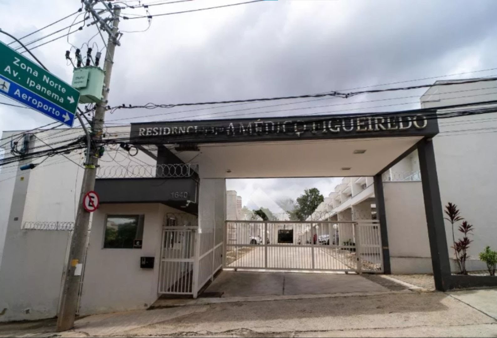 Casa à venda com 2 quartos, 2 suítes, 2 vagas e 109m² no Jardim Simus, Sorocaba (SP) — foto 2 de 10