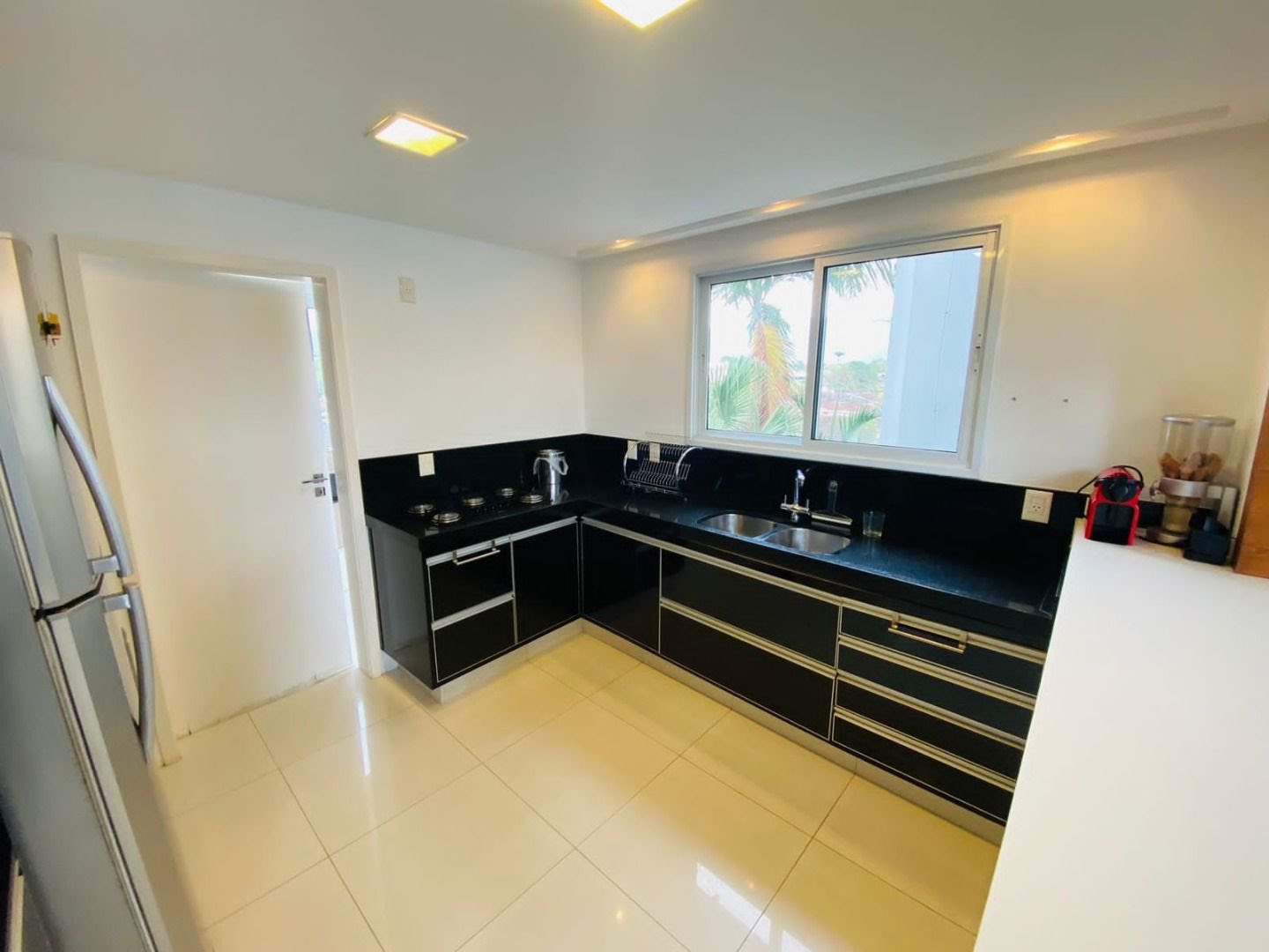 Apartamento à venda com 4 quartos, 5 banheiros, 2 vagas e 200m² no Praia de Itaguá, Ubatuba (SP) — foto 13 de 24