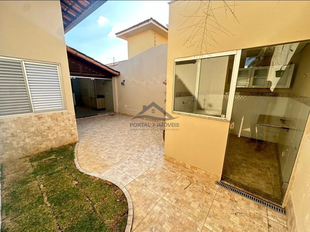 Casa à venda com 3 quartos, 1 suíte, 4 vagas e 360m² no Iporanga, Sete Lagoas (MG) — foto 17 de 18