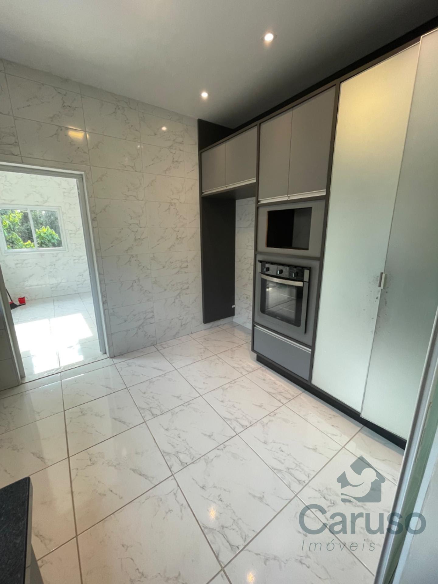 Casa à venda com 4 quartos, 4 suítes, 6 vagas e 407m² no Condomínio Country Club, Arujá (SP) — foto 10 de 30