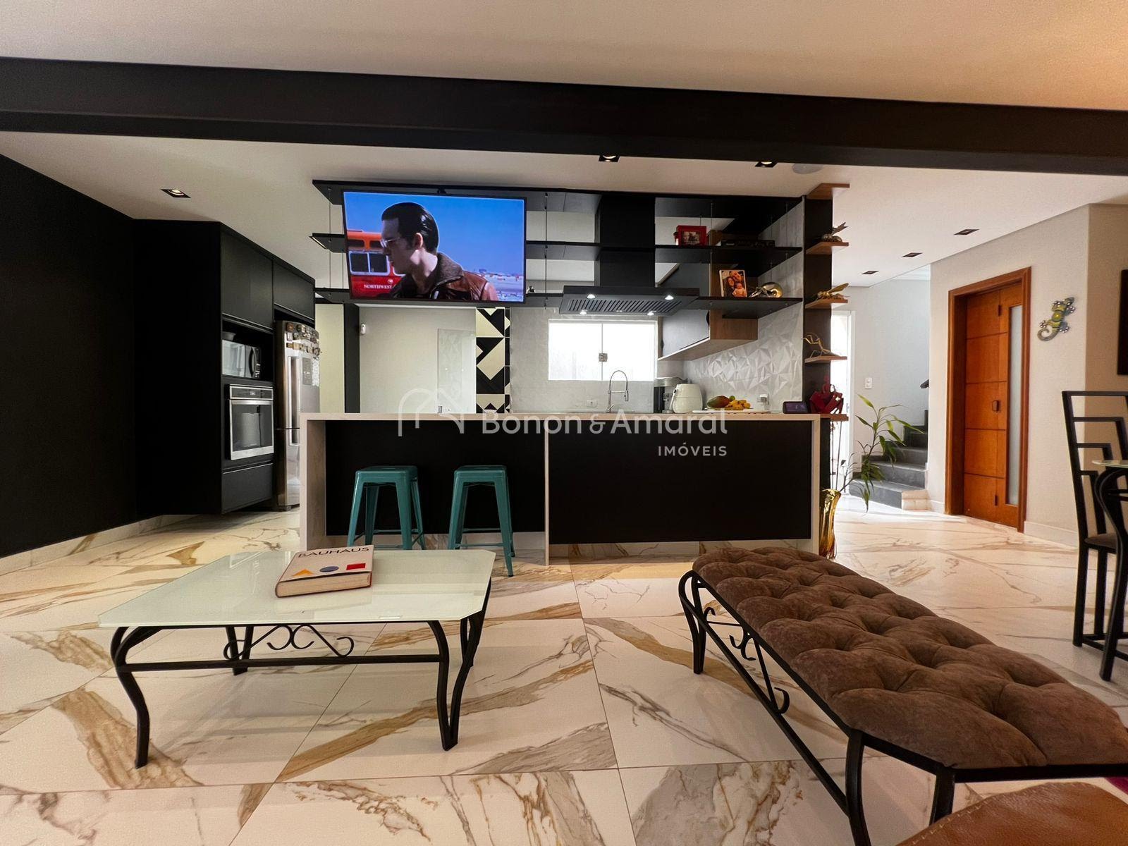 Casa, 4 quartos, 206 m² - Foto 1