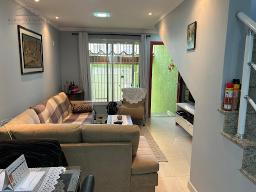 Sala de visita com piso em porcelanato
