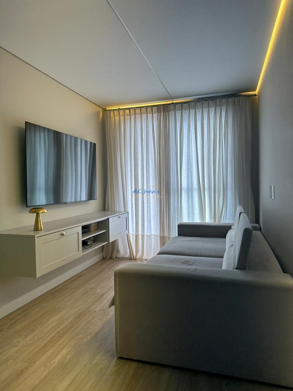Apartamento à venda com 3 quartos, 2 banheiros, 2 vagas e 77m² no Cidade Ocian, Praia Grande — foto principal