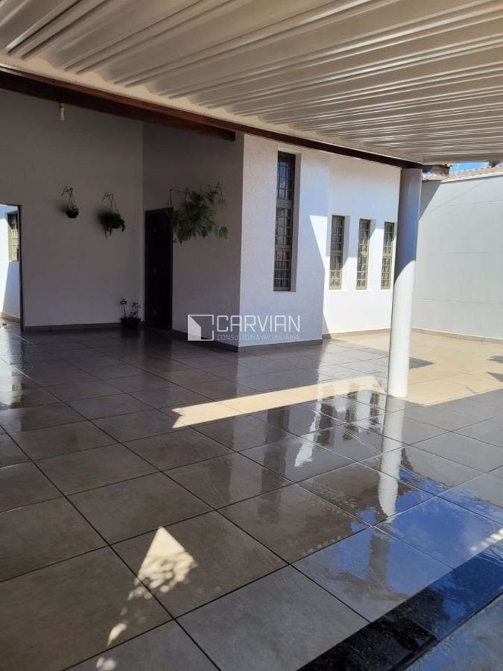 Casa à venda com 3 quartos, 1 suíte, 4 vagas e 170m² no Jardim Jóquei Clube, Ribeirão Preto (SP) — foto 6 de 11