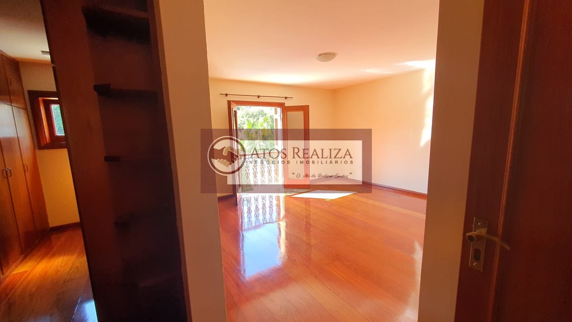 Casa à venda com 5 quartos, 4 suítes, 7 vagas e 500m² no Interlagos, São Paulo (SP) — foto 4 de 24