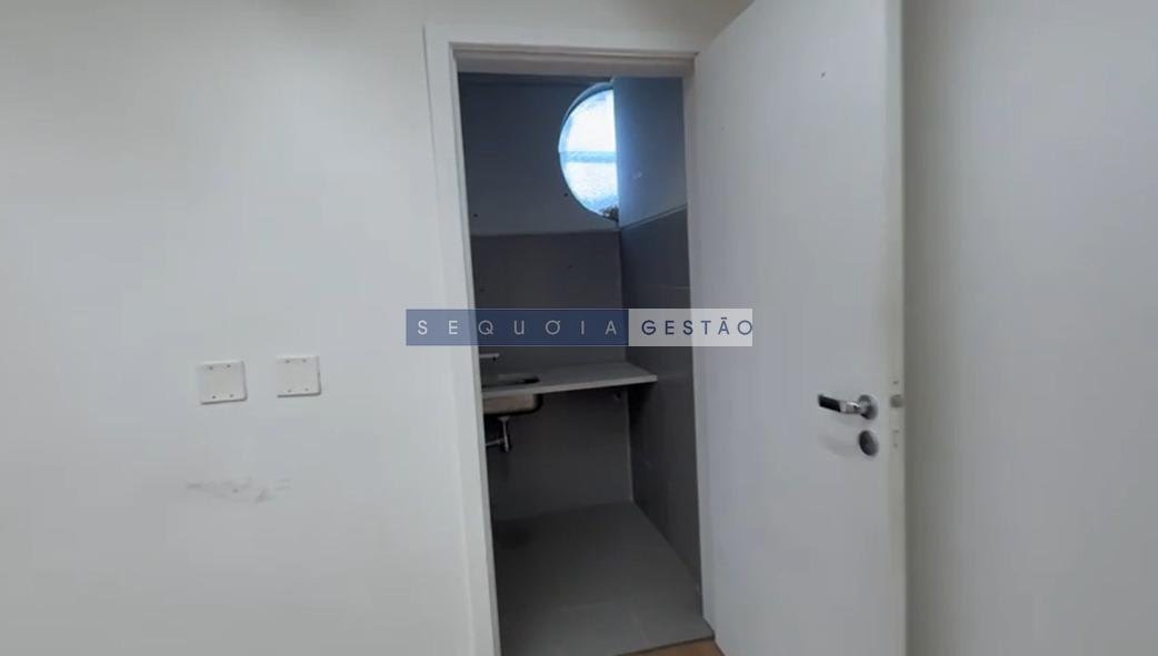 Comercial à venda com 2 banheiros, 2 vagas e 135m² no Centro, Curitiba (PR) — foto 9 de 11