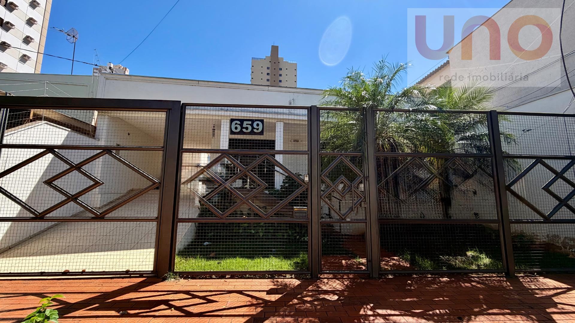 Casa Comercial à Venda e Locação no Centro de Campo Grande MS