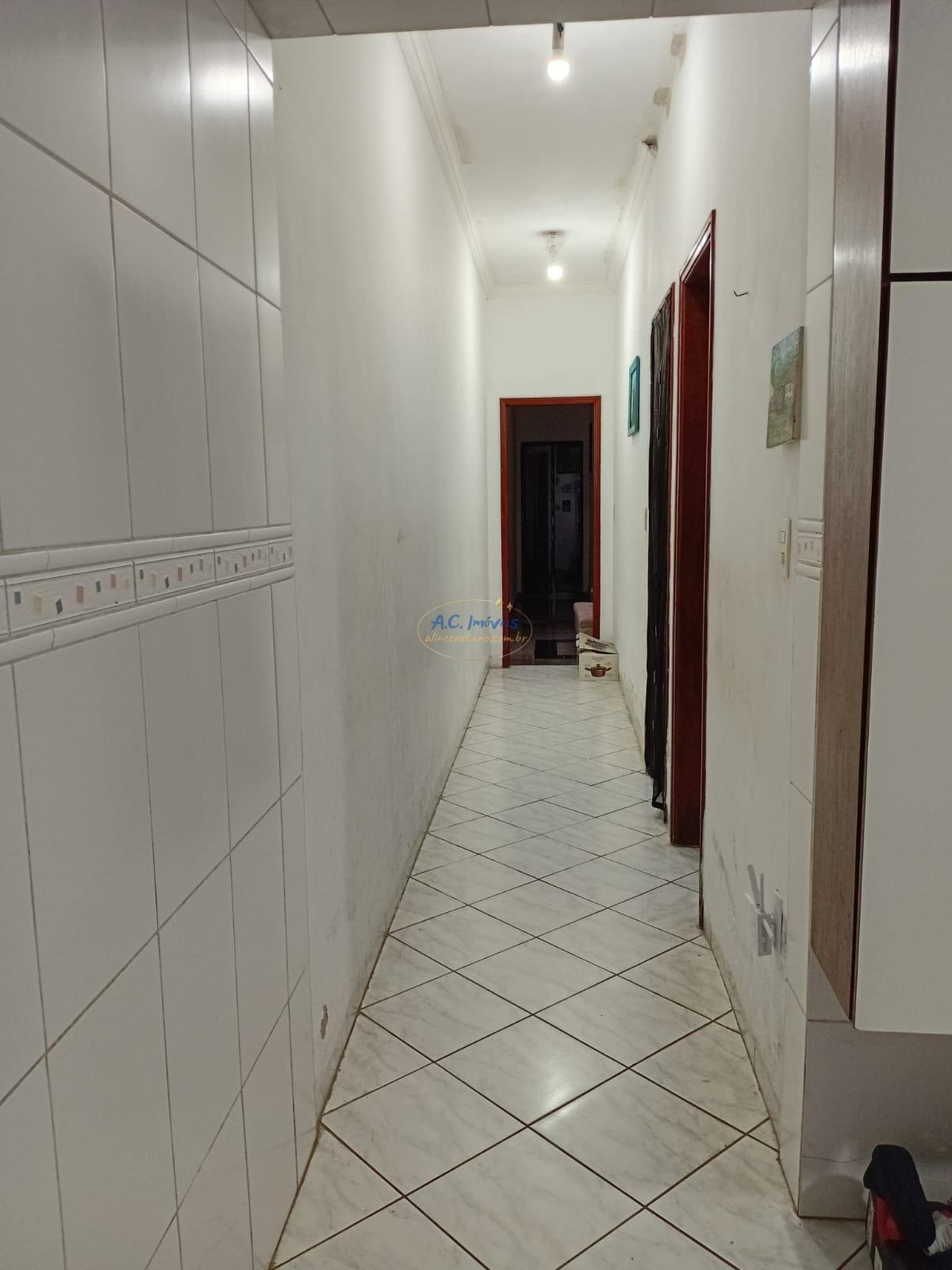 Casa à venda com 3 quartos, 1 suíte, 2 vagas e 107m² no Vila Tupi, Praia Grande (SP) — foto 10 de 24