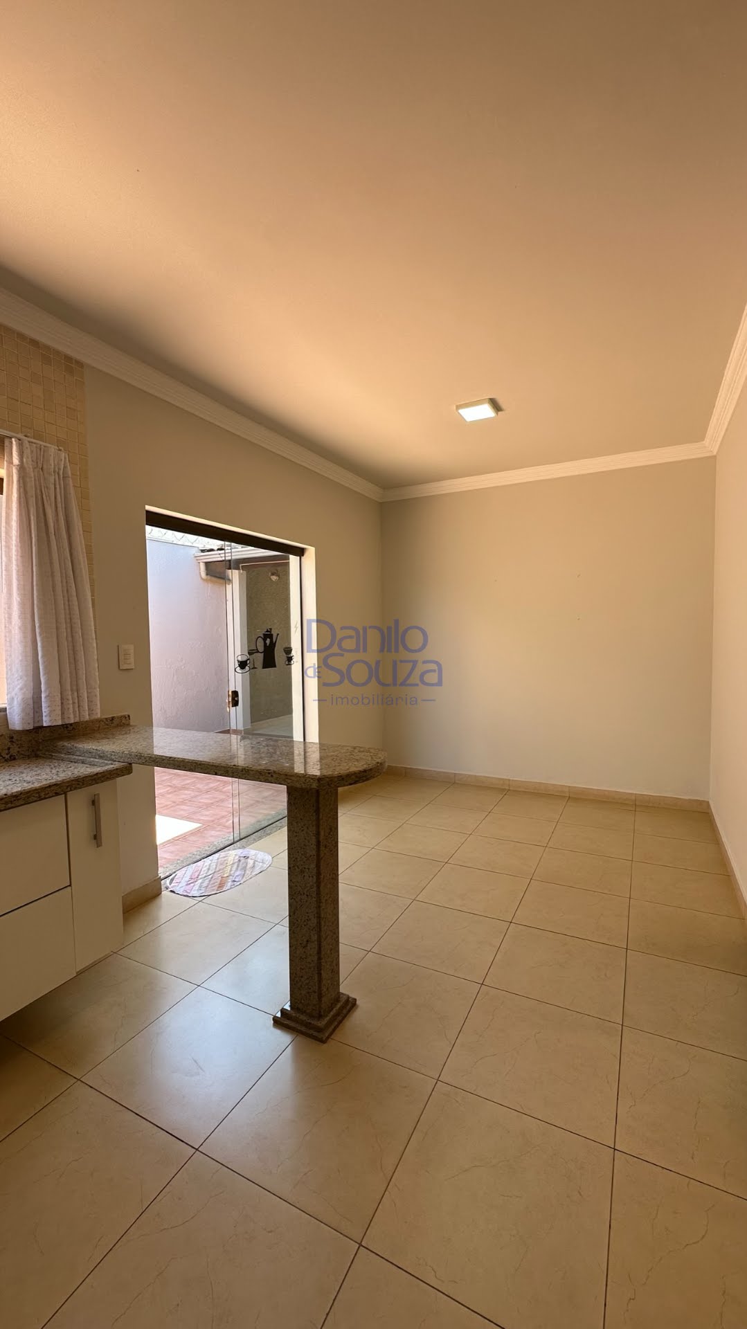 Casa à venda com 3 quartos, 1 suíte, 4 vagas e 300m² no Alvorada, Araxá (MG) — foto 9 de 25