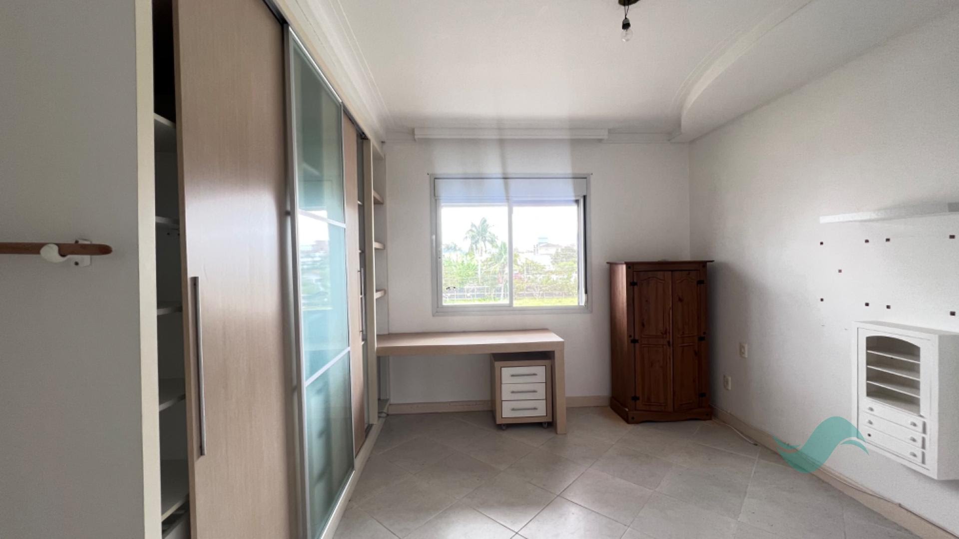 Casa à venda com 4 quartos, 3 suítes, 2 vagas e 286m² no Jurerê, Florianópolis (SC) — foto 15 de 23