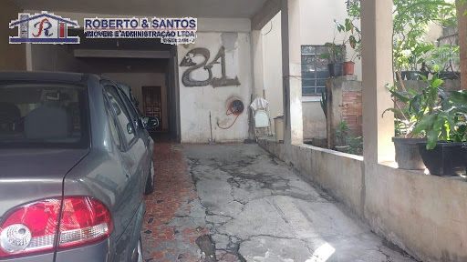 lateral terreno vazio
