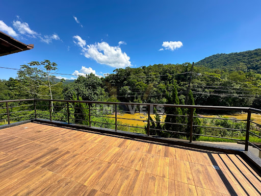 Varanda com vista para Rio Luiz Alves