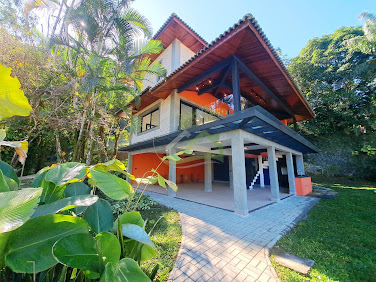 Casa de Condomínio em Praia da Lagoinha  -  Ubatuba