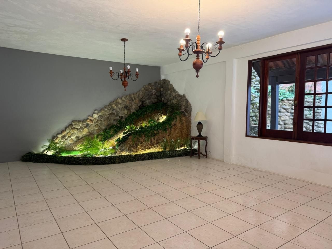 Casa à venda com 3 quartos, 3 banheiros, 6 vagas e 390m² no Estufa I, Ubatuba (SP) — foto 2 de 5