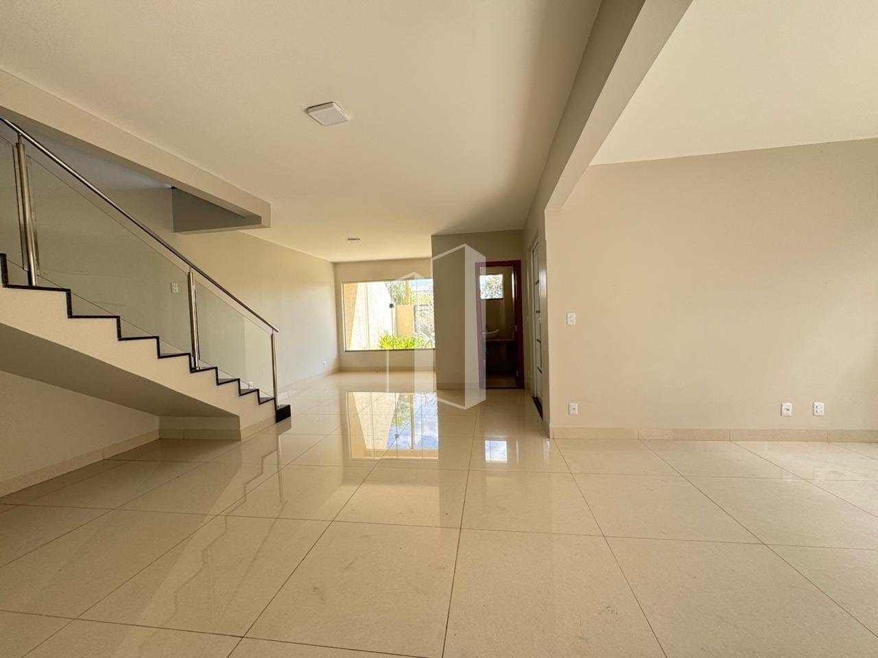 Casa à venda com 4 quartos, 2 suítes, 4 vagas e 260m² no Jardim América, Goiânia (GO) — foto 3 de 21