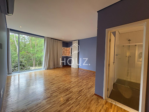 Suíte Master com varanda, ar-condicionado e closet