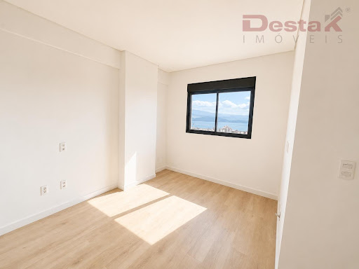 Apartamento no bairro Kobrasol  -  São José