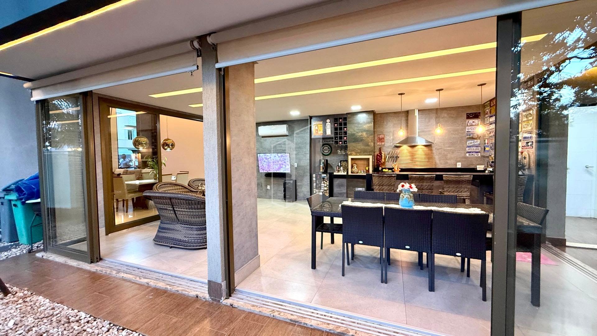Casa à venda com 3 quartos, 3 suítes, 3 vagas e 240m² no Residencial Goiânia Golfe Clube, Goiânia (GO) — foto 16 de 30