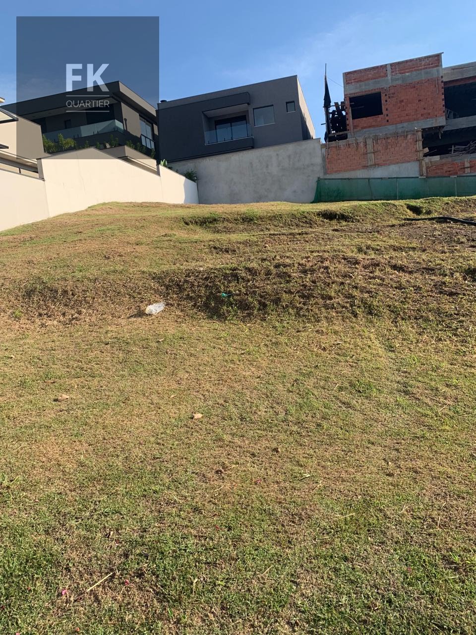 Terreno à venda com 450m² de terreno no Alphaville, Santana de Parnaíba — foto principal
