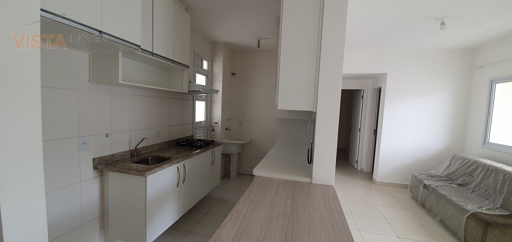 COZINHA AMERICANA COM BALCÃO E FOGÃO COOKTOP