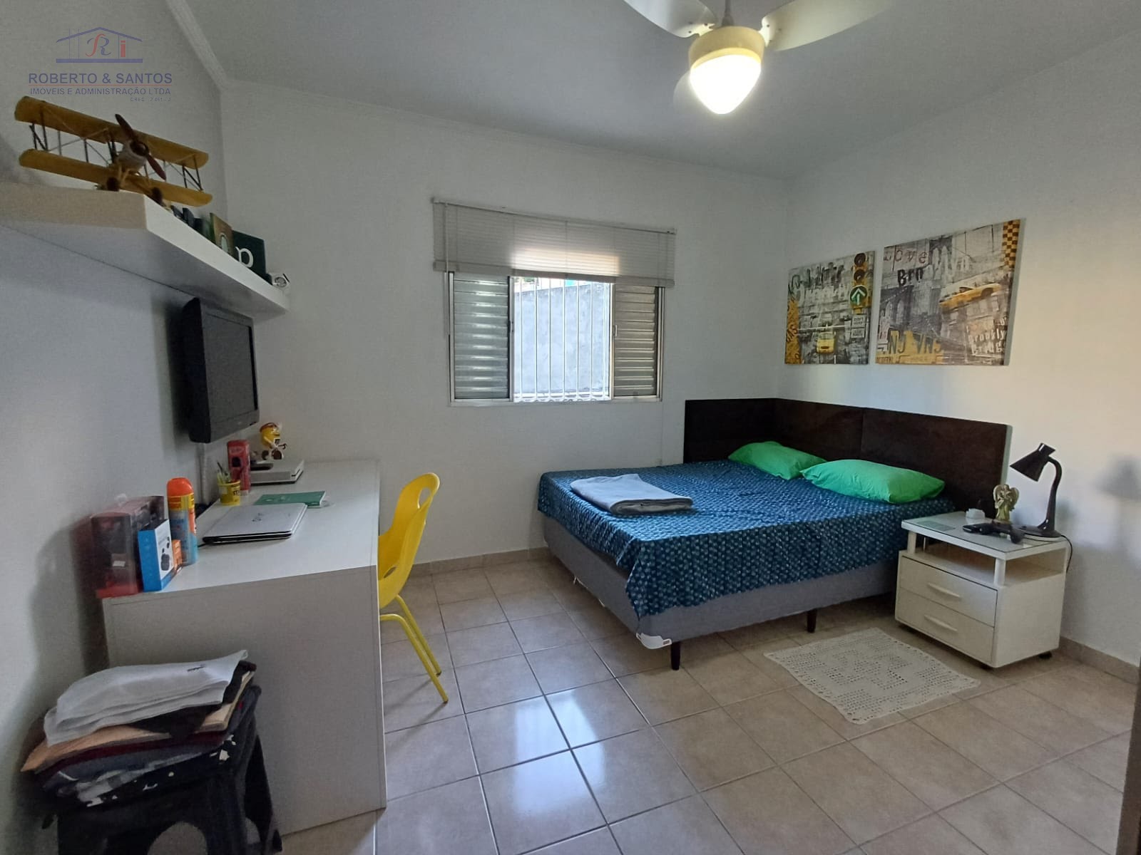quarto amplo