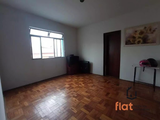 Casa à Venda no Centro de Pará de Minas, 3 Quartos, 244m²