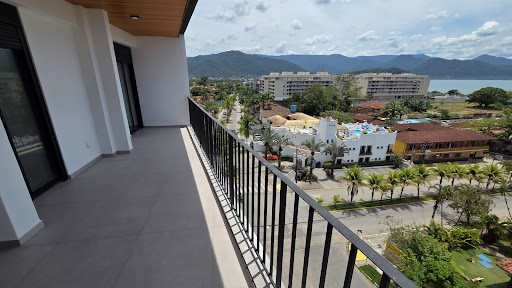 Apartamento cobertura 3 suites locação definitiva no Itaguá