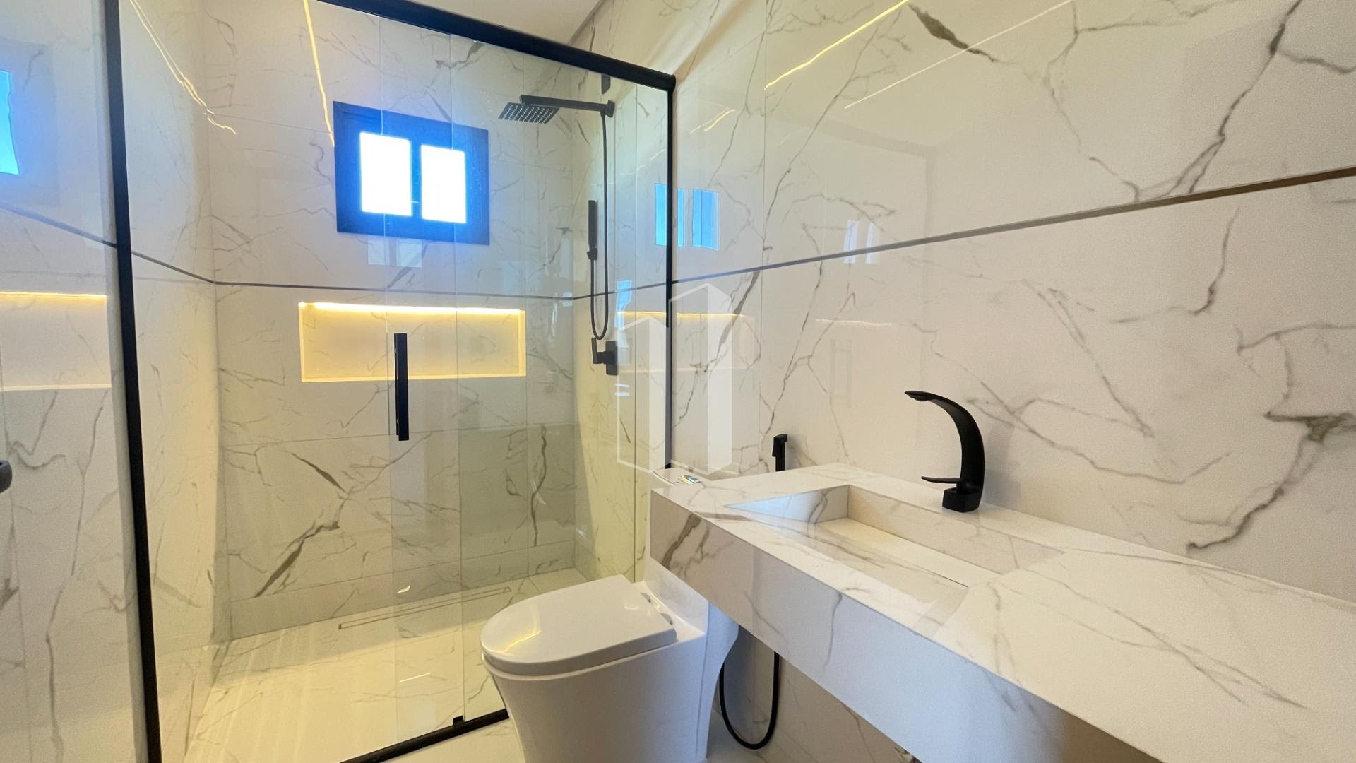 Casa à venda com 4 quartos, 4 suítes, 4 vagas e 283m² no Jardins França, Goiânia (GO) — foto 20 de 28