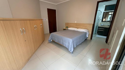 Apartamento no centrão de meia praia- 100 metros da praia