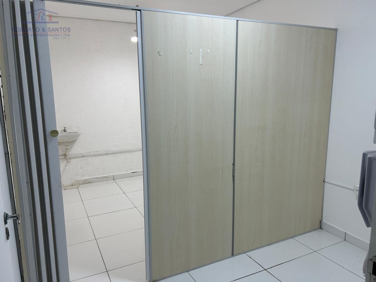 Sala com divisória