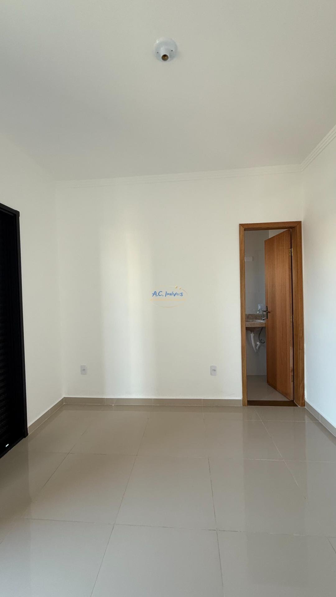 Casa à venda com 3 quartos, 3 suítes, 2 vagas e 143m² no Maracanã, Praia Grande (SP) — foto 25 de 30