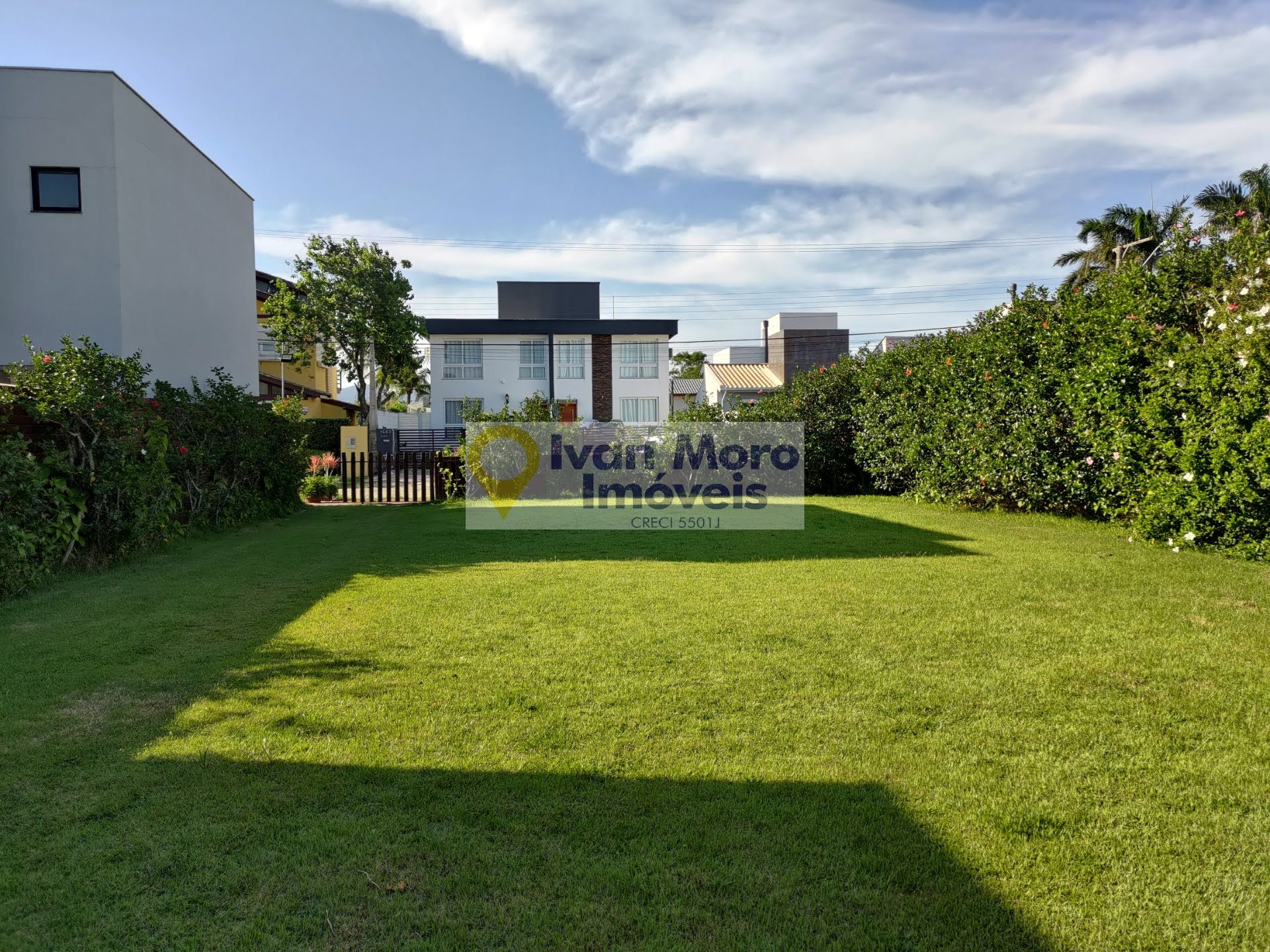 Casa à venda com 2 quartos, 1 banheiro, 2 vagas e 115m² no Daniela, Florianópolis — foto principal