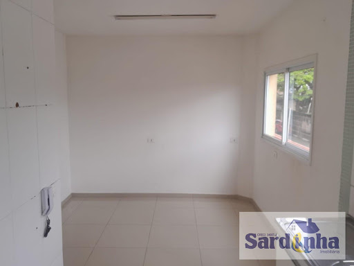 Casa em Jardim Oliveiras, Taboão da Serra: 3 Quartos, 1 Suíte