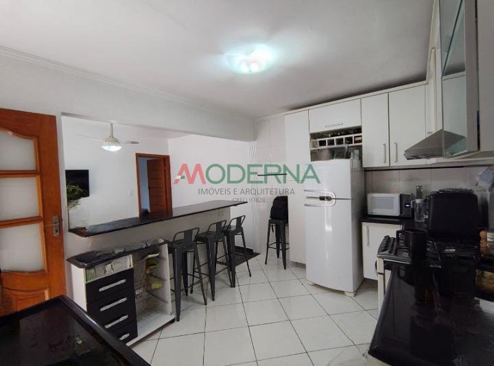 Casa à venda com 4 quartos, 1 suíte, 2 vagas e 208m² no Piraporinha, Diadema (SP) — foto 23 de 30