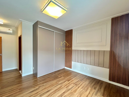 Casa de Condomínio em Cajuru do Sul - Sorocaba, SP -Porteira fechada - 3 suítes - 180m2 -