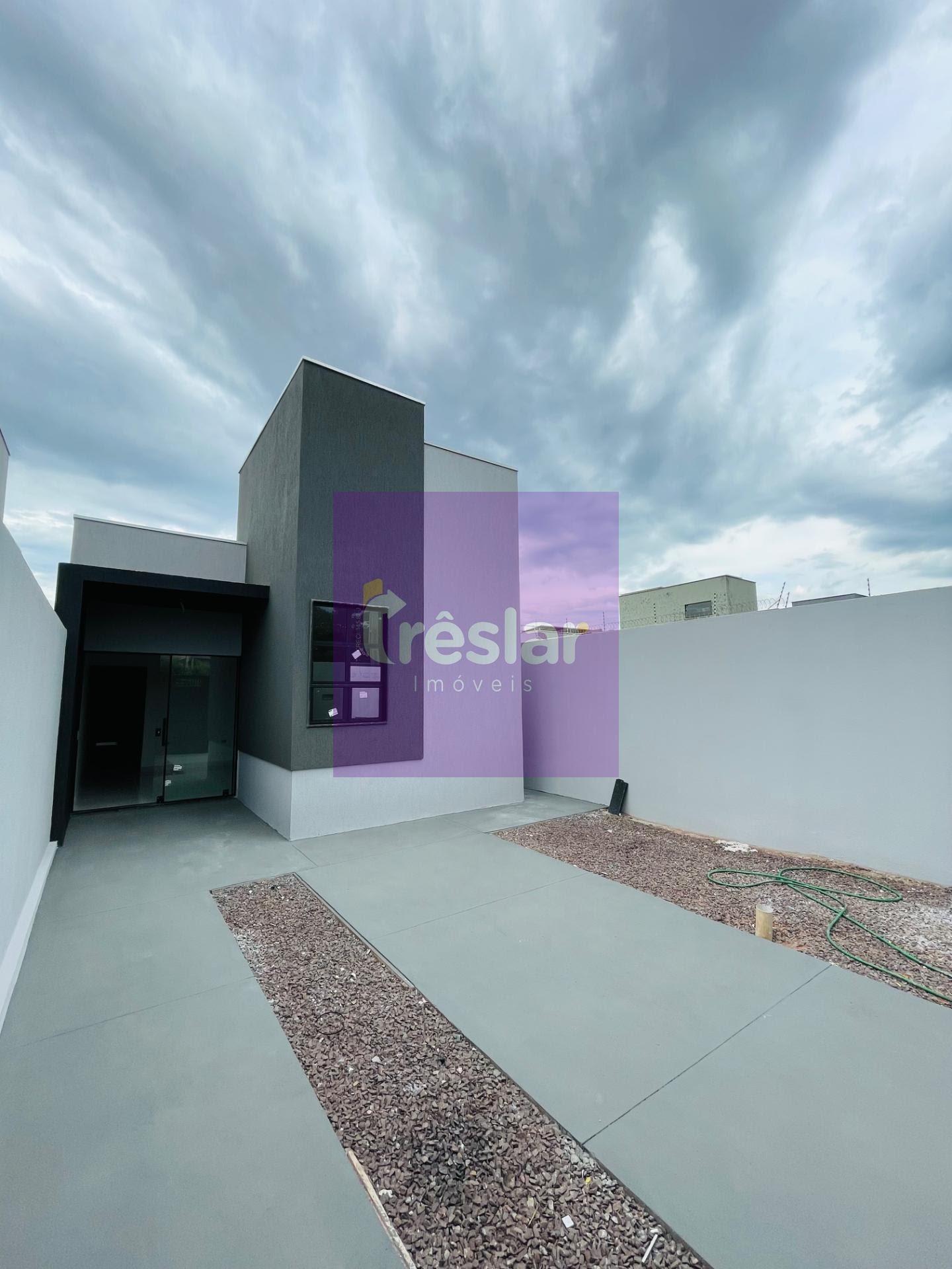 Casa à venda com 2 quartos, 2 banheiros, 2 vagas e 71m² no Nova Três Lagoas, Três Lagoas — foto principal