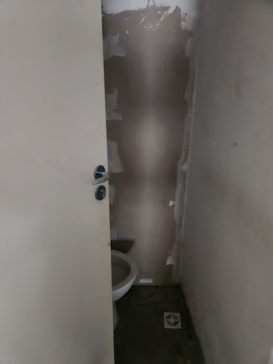 Banheiro da loja do térreo