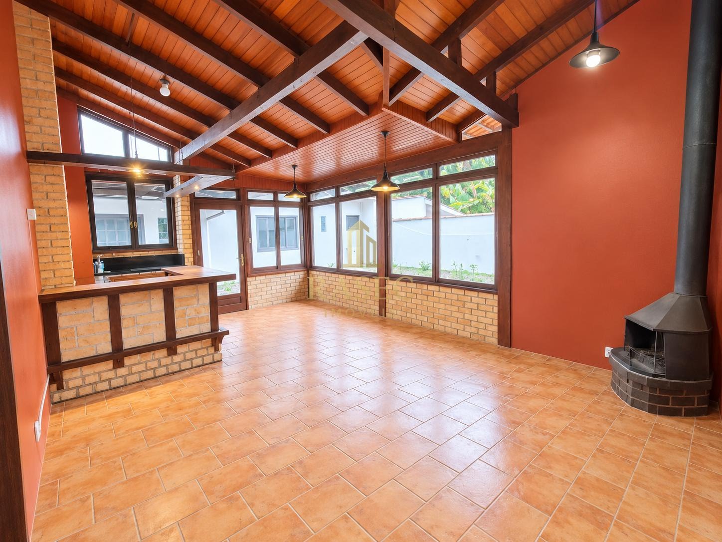 Casa para alugar com 5 quartos, 1 suíte, 2 vagas e 468m² no Centro I, Brusque (SC) — foto 7 de 16