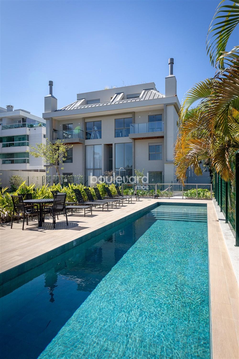 Apartamento à venda com 3 quartos, 2 banheiros, 2 vagas e 91m² no João Paulo, Florianópolis — foto principal