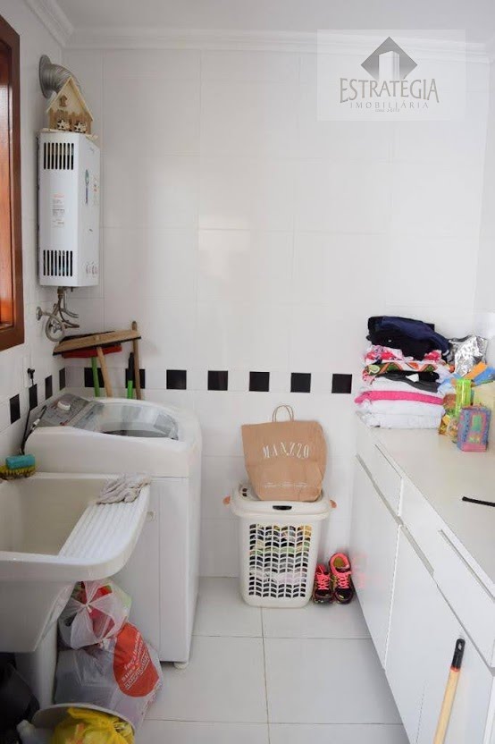 Casa à venda com 4 quartos, 3 suítes, 4 vagas e 110m² no Cascatinha, Petrópolis (RJ) — foto 23 de 25