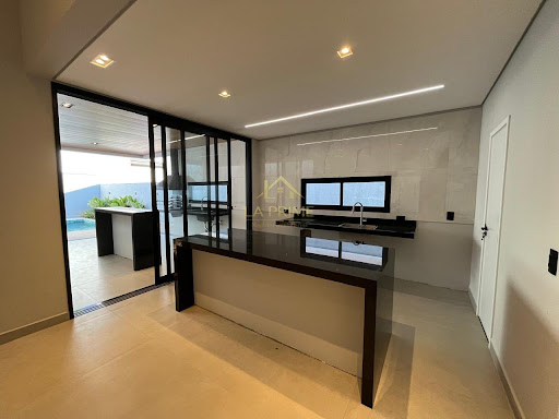 Casa em Condomínio em Votorantim em Sorocaba, 166m², 03 dormitórios, 03 suíte , 04 vagas de garagem.