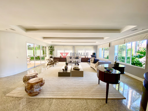 Casa de luxo em Barra da Tijuca com 854m², 5 dormitórios e 5 suítes - Venda e Locação por R$9.200.000