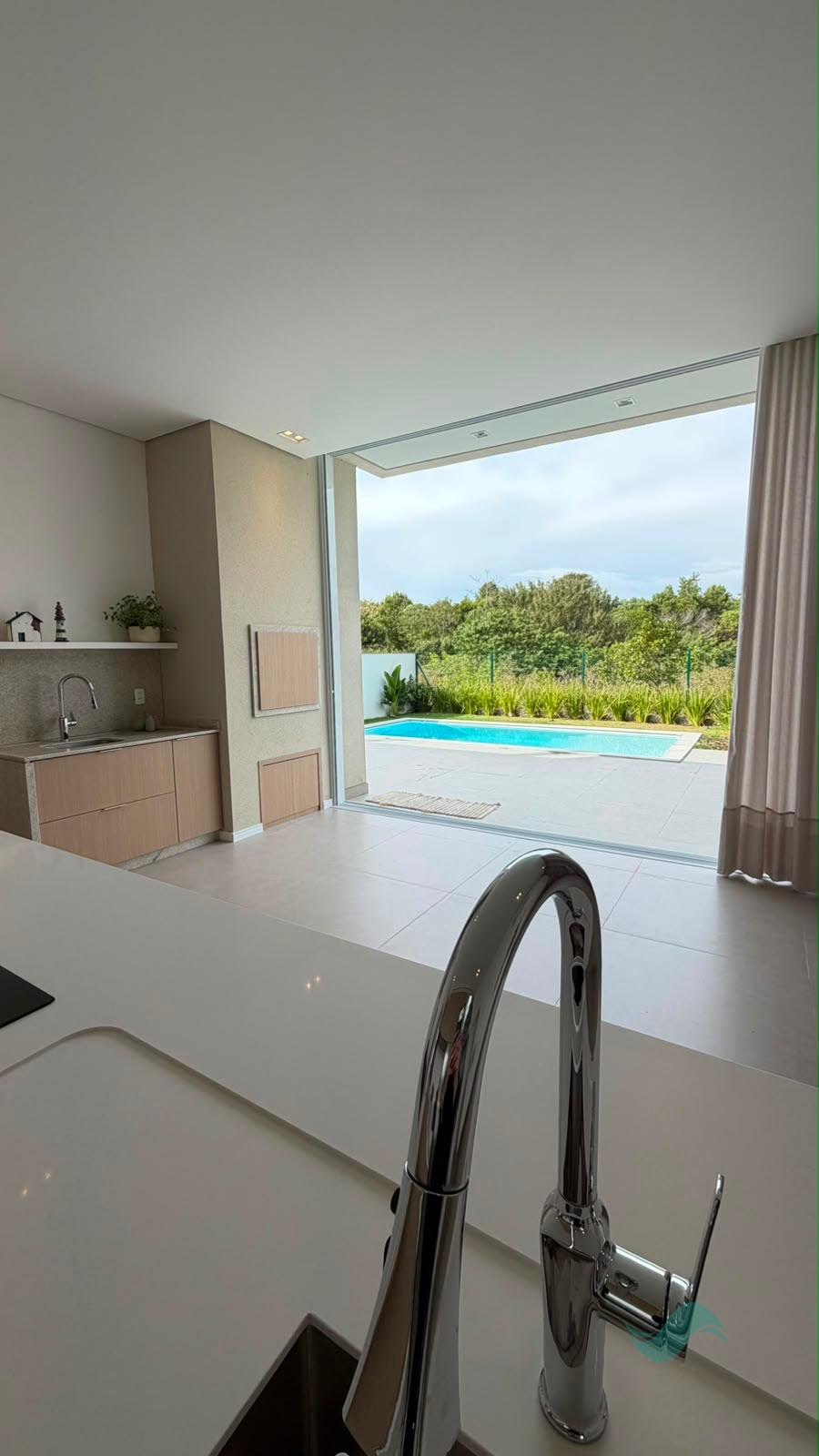 Casa à venda com 3 quartos, 3 suítes, 2 vagas e 278m² no Canto do Lamim, Florianópolis (SC) — foto 6 de 13