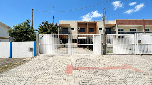 Sobrado  em Balneário Brejatuba  -  Guaratuba